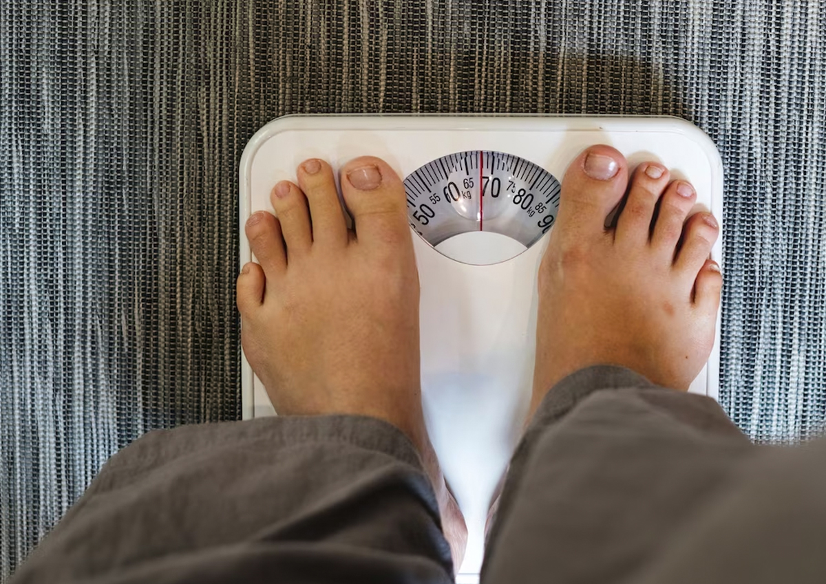 Психолог объяснил, как тревога и неуверенность в себе приводят к ожирению